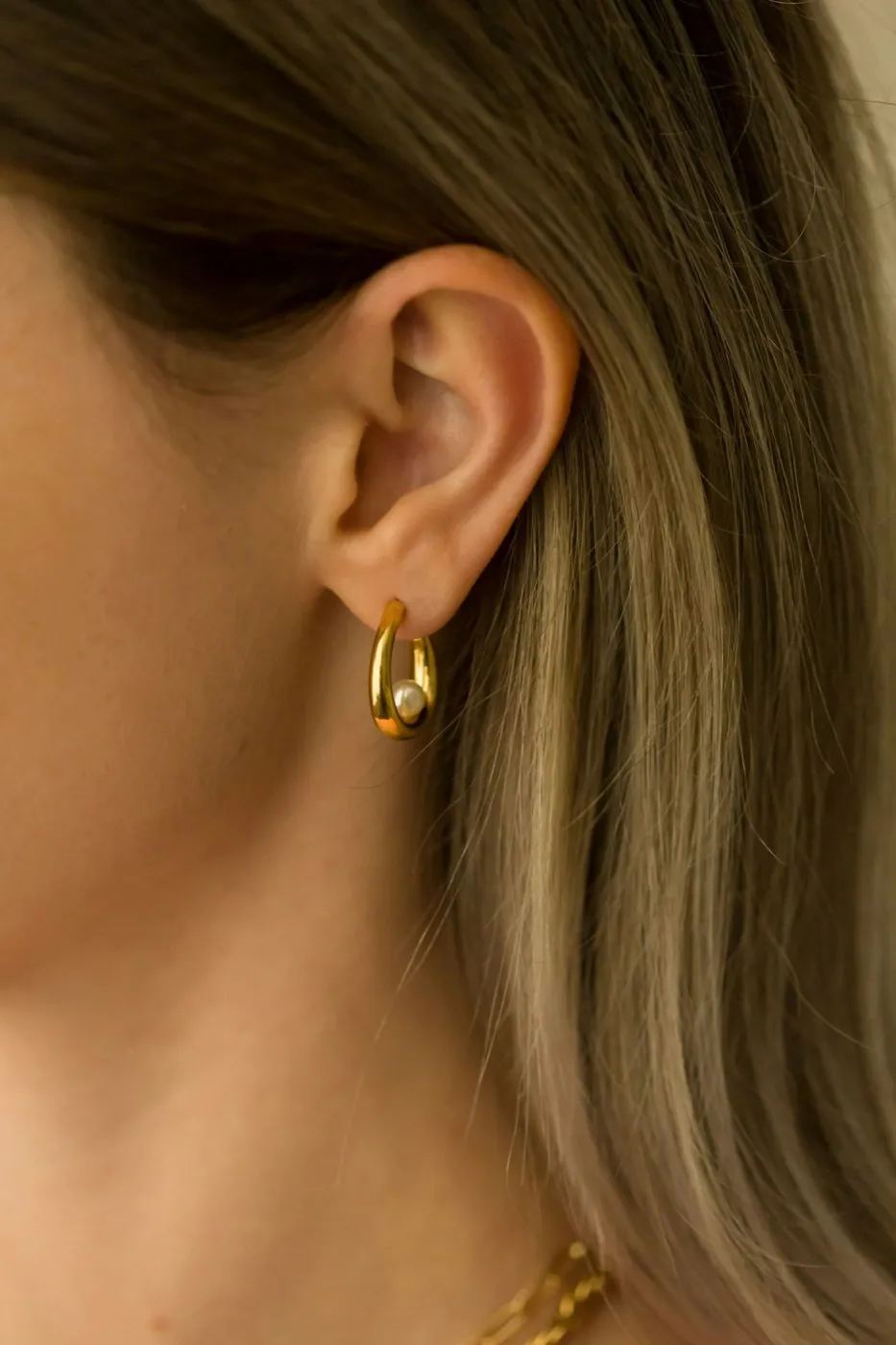 Sculpted hoop earrings