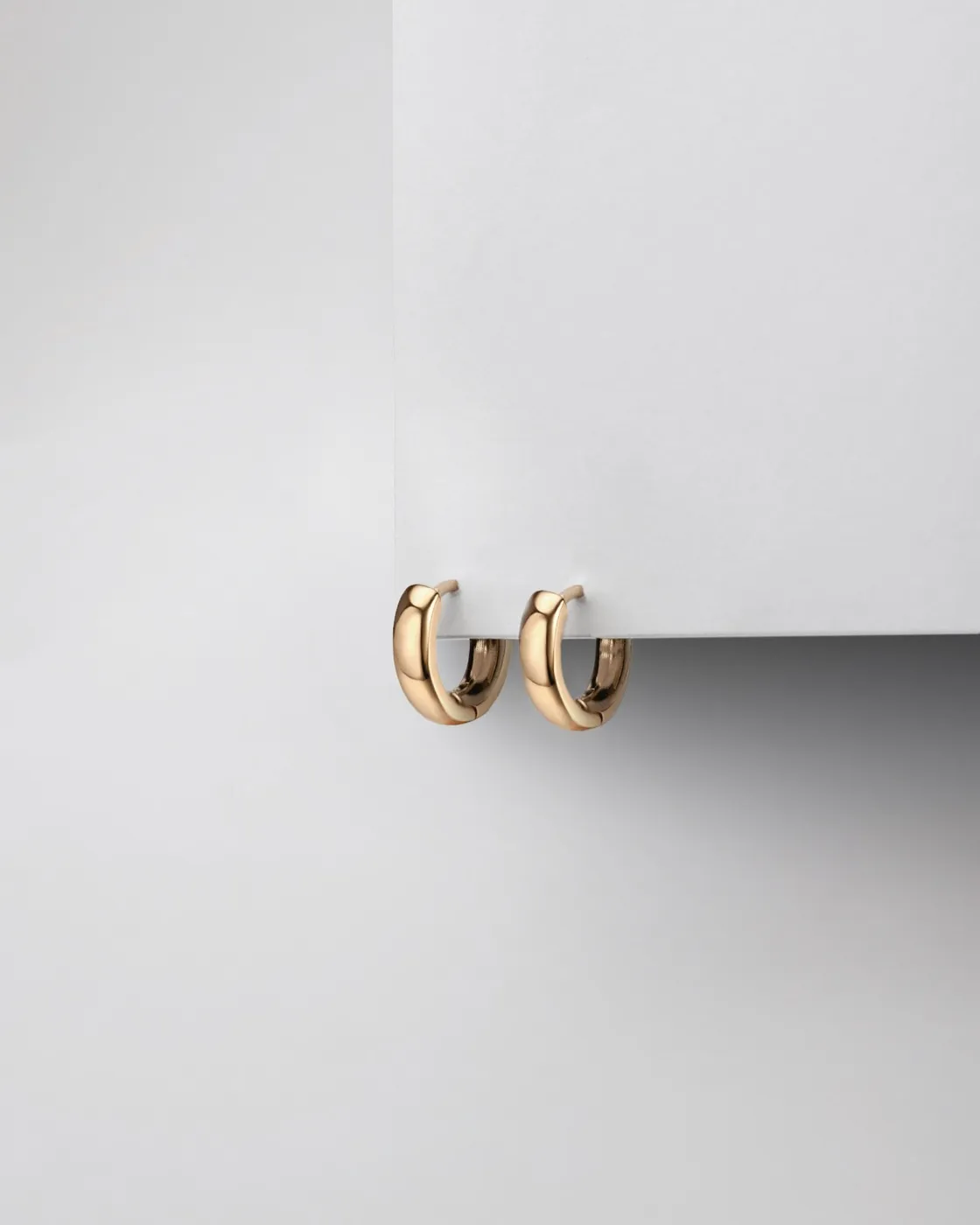 Fine hoop earrings